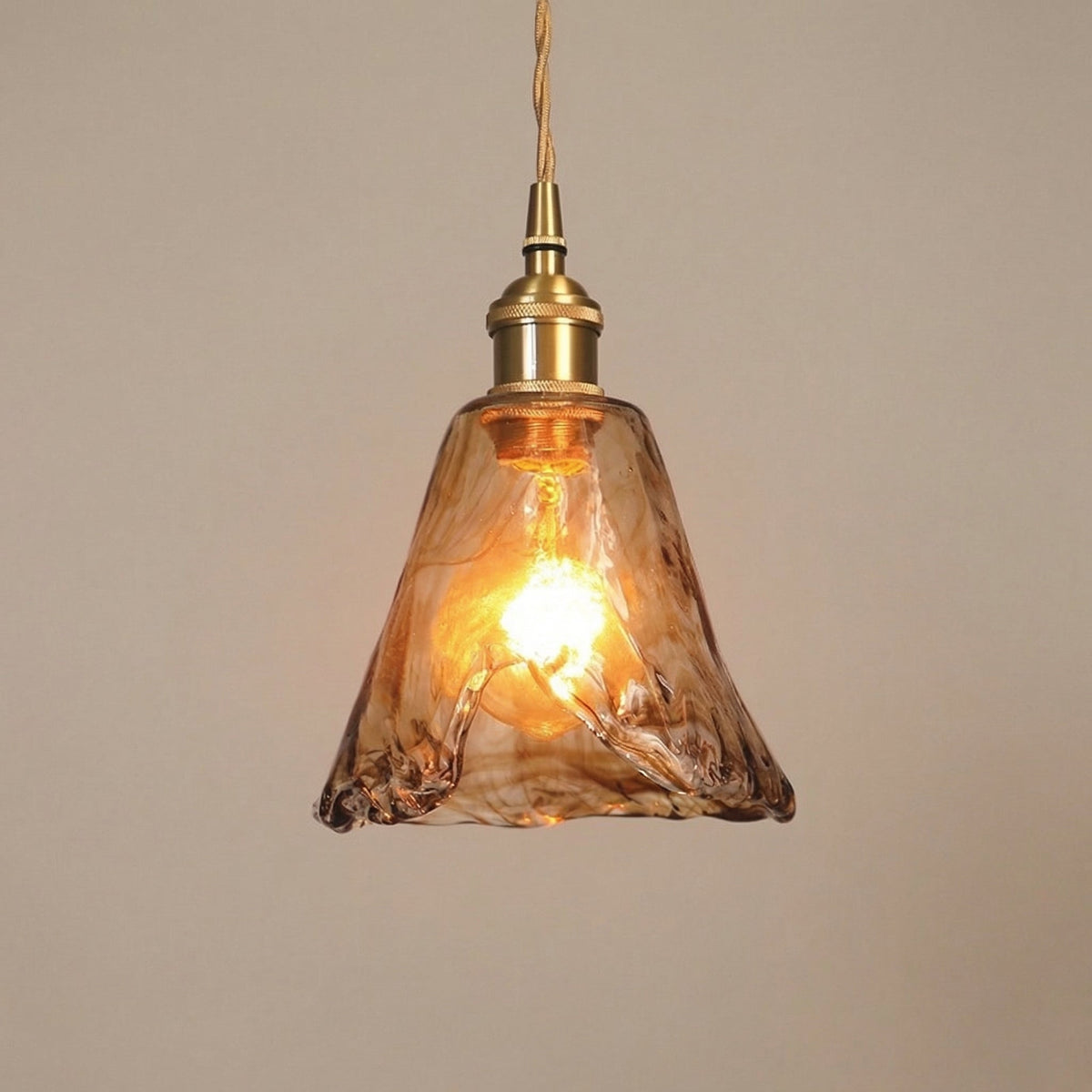 Suspension cloche en verre ambré — Bérénice