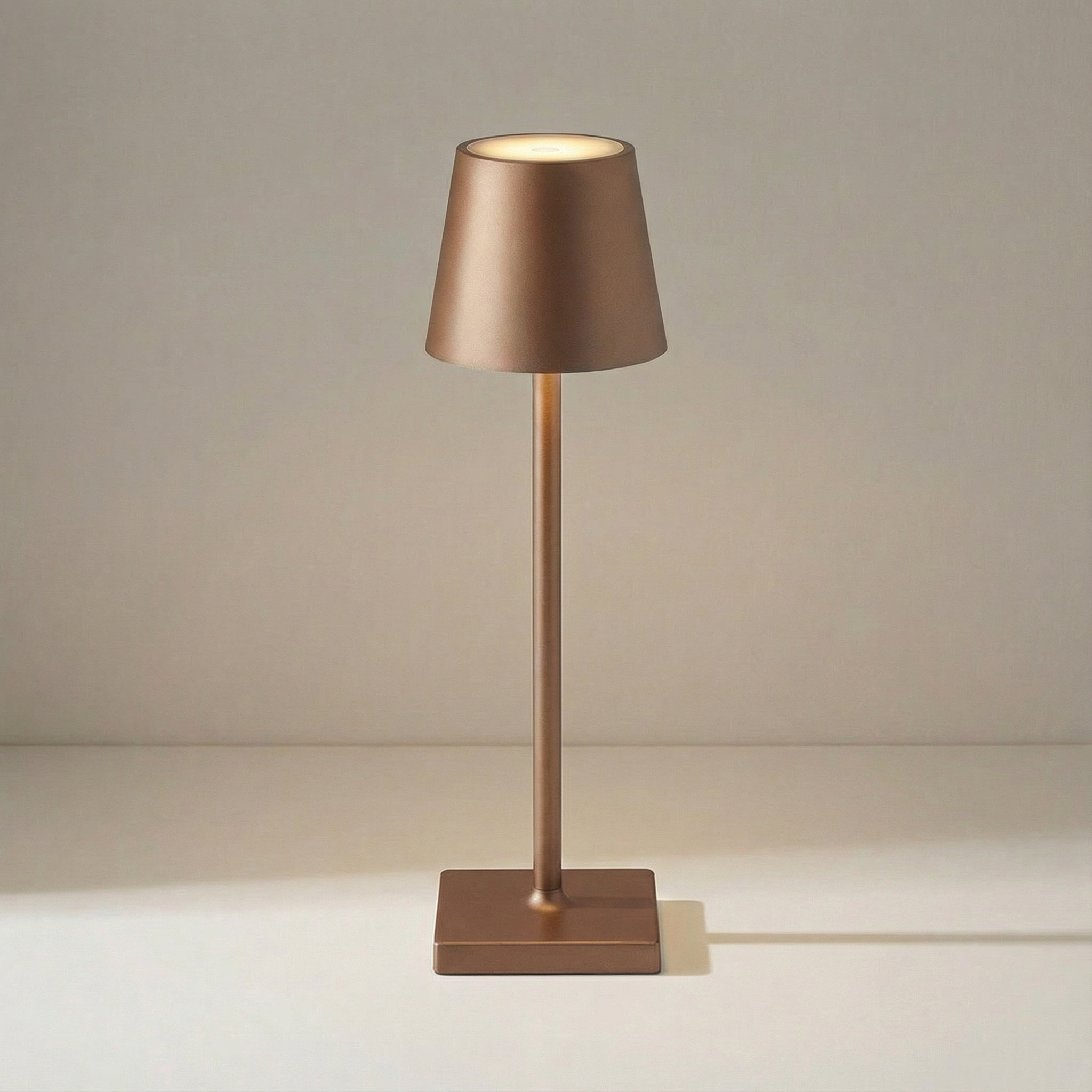 Lampe à poser tactile rechargeable — Aline