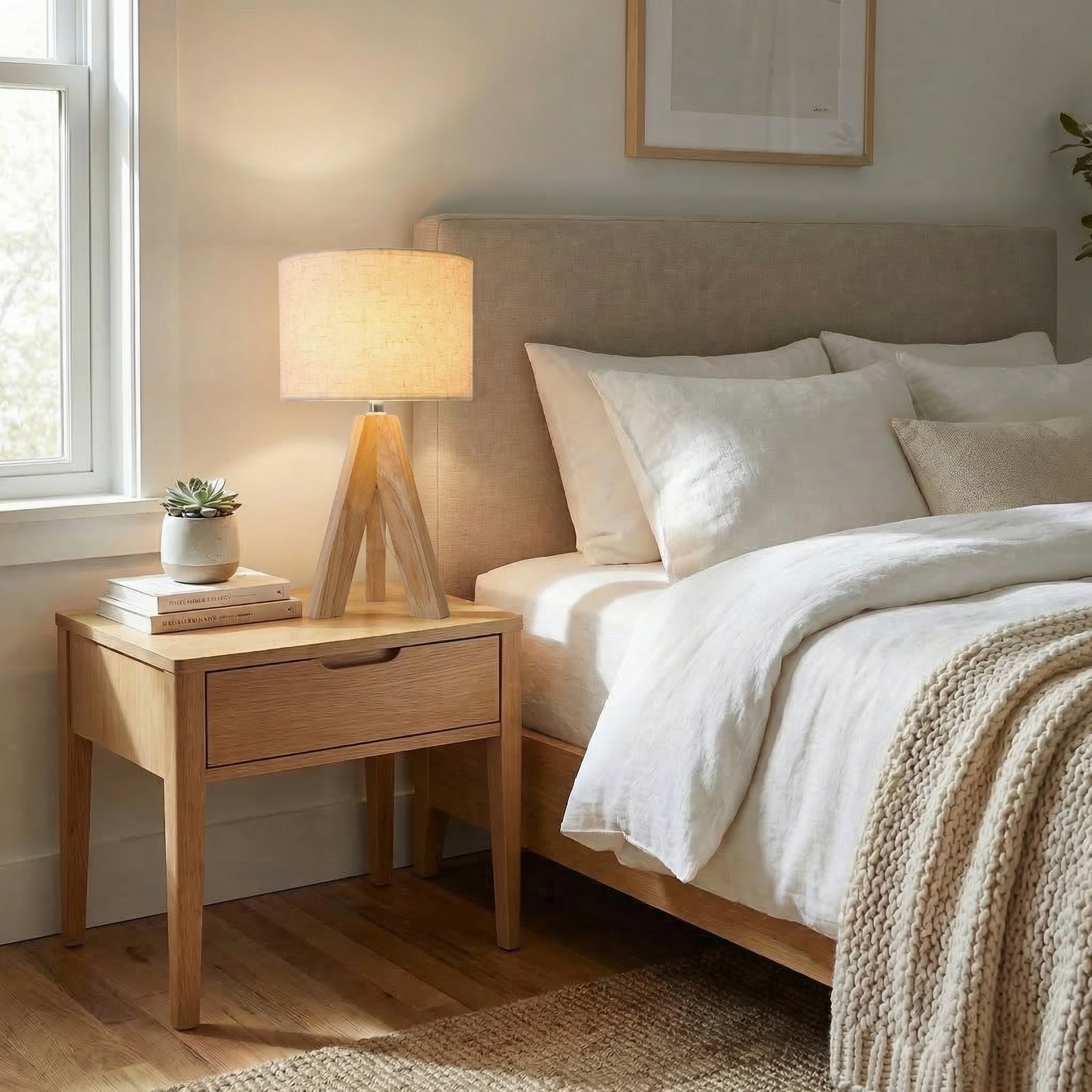 Lampe à poser trépied bois — Brigitte