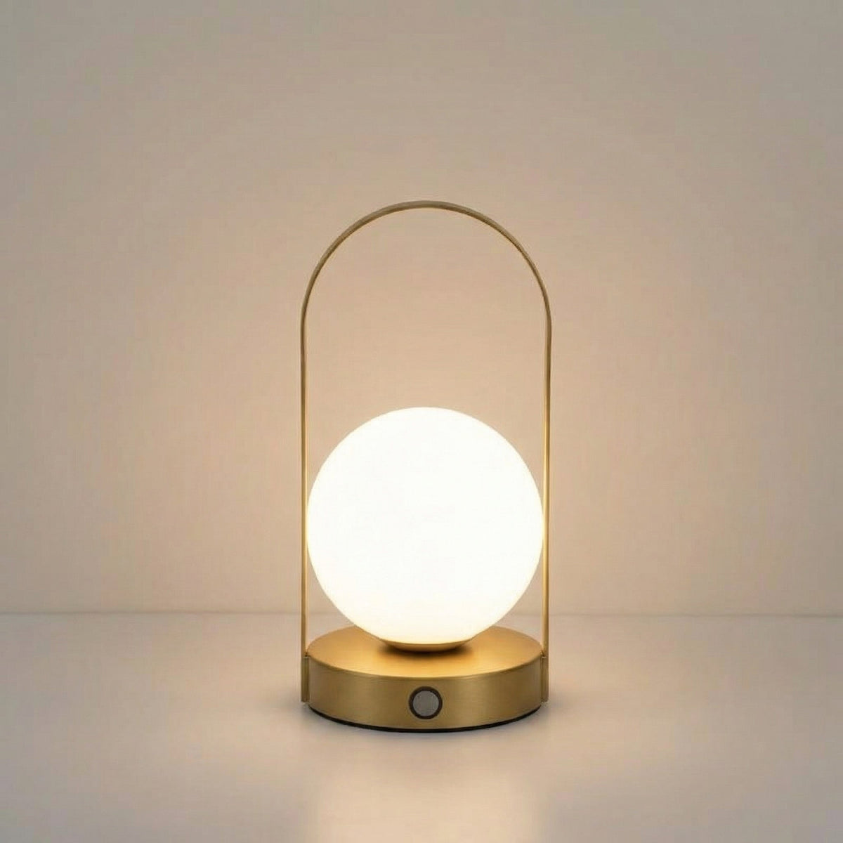 Lampe à poser globe dépoli — Violette